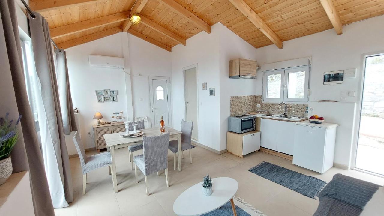 Captain'S Sea View Вати Екстериор снимка